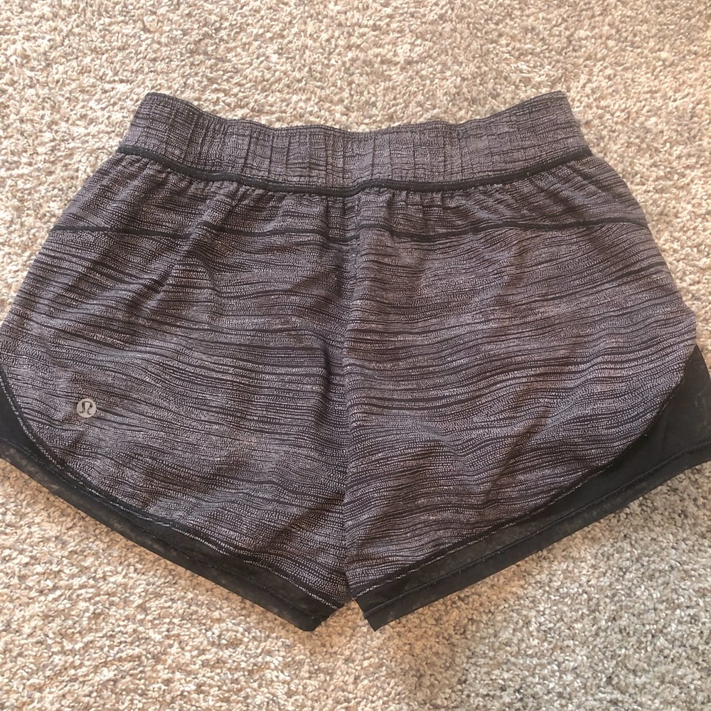 Lululemon Hotty Hot high rise shorts